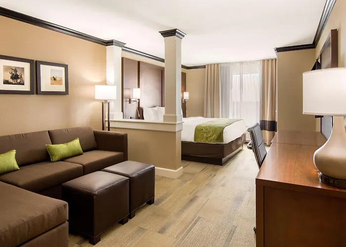 Comfort Suites