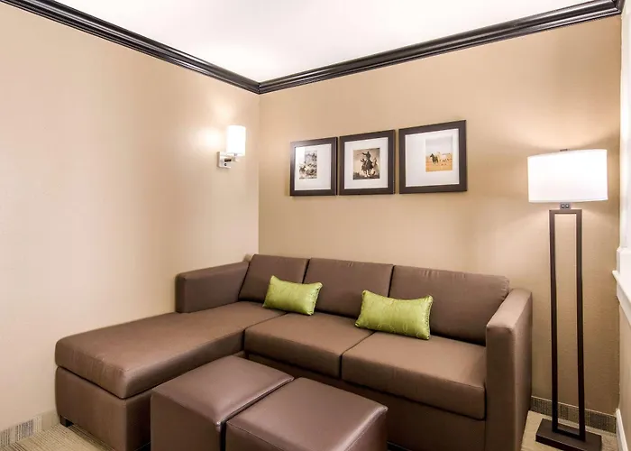 Comfort Suites